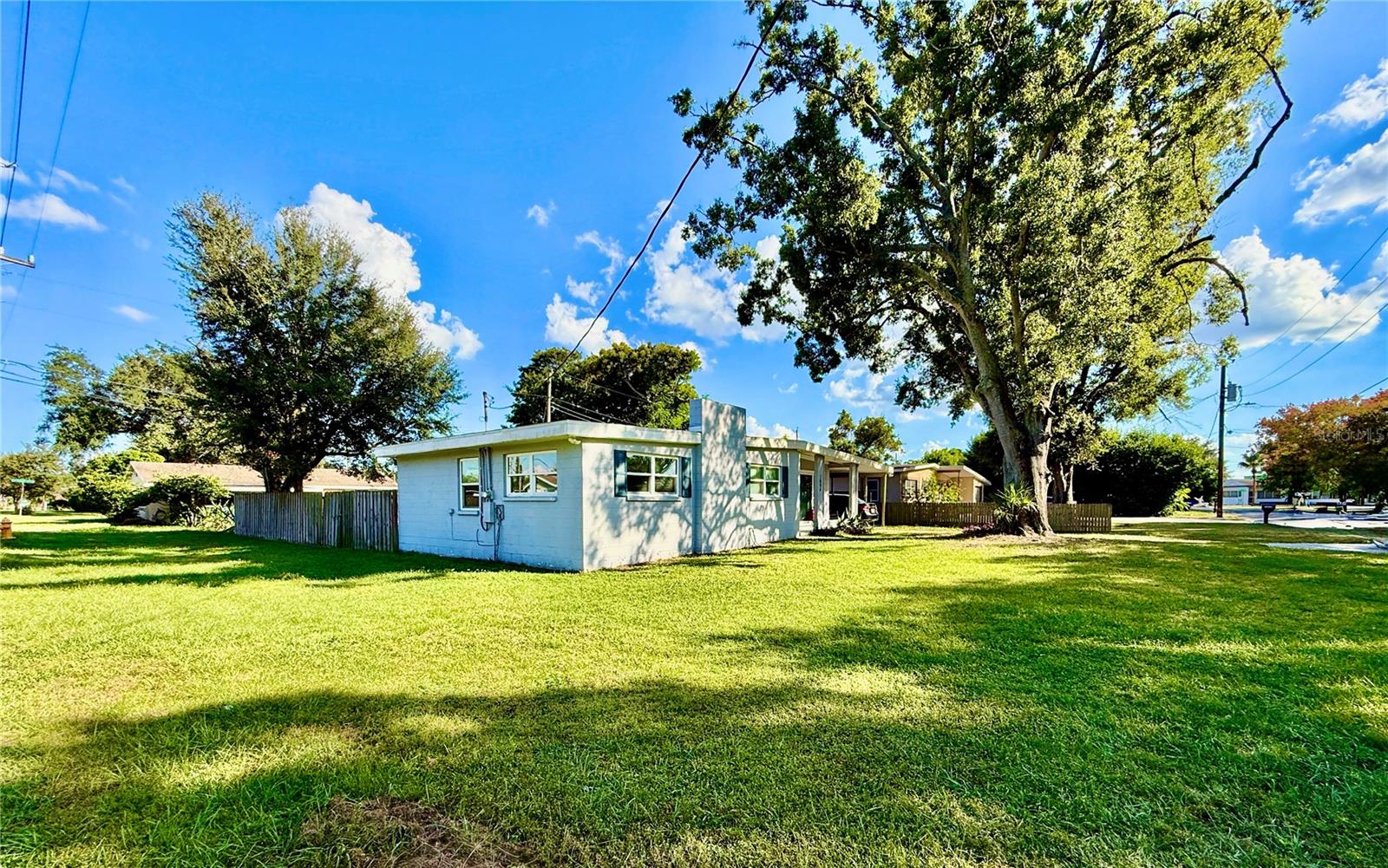 1604 Crystal Ct E Property Photo 2