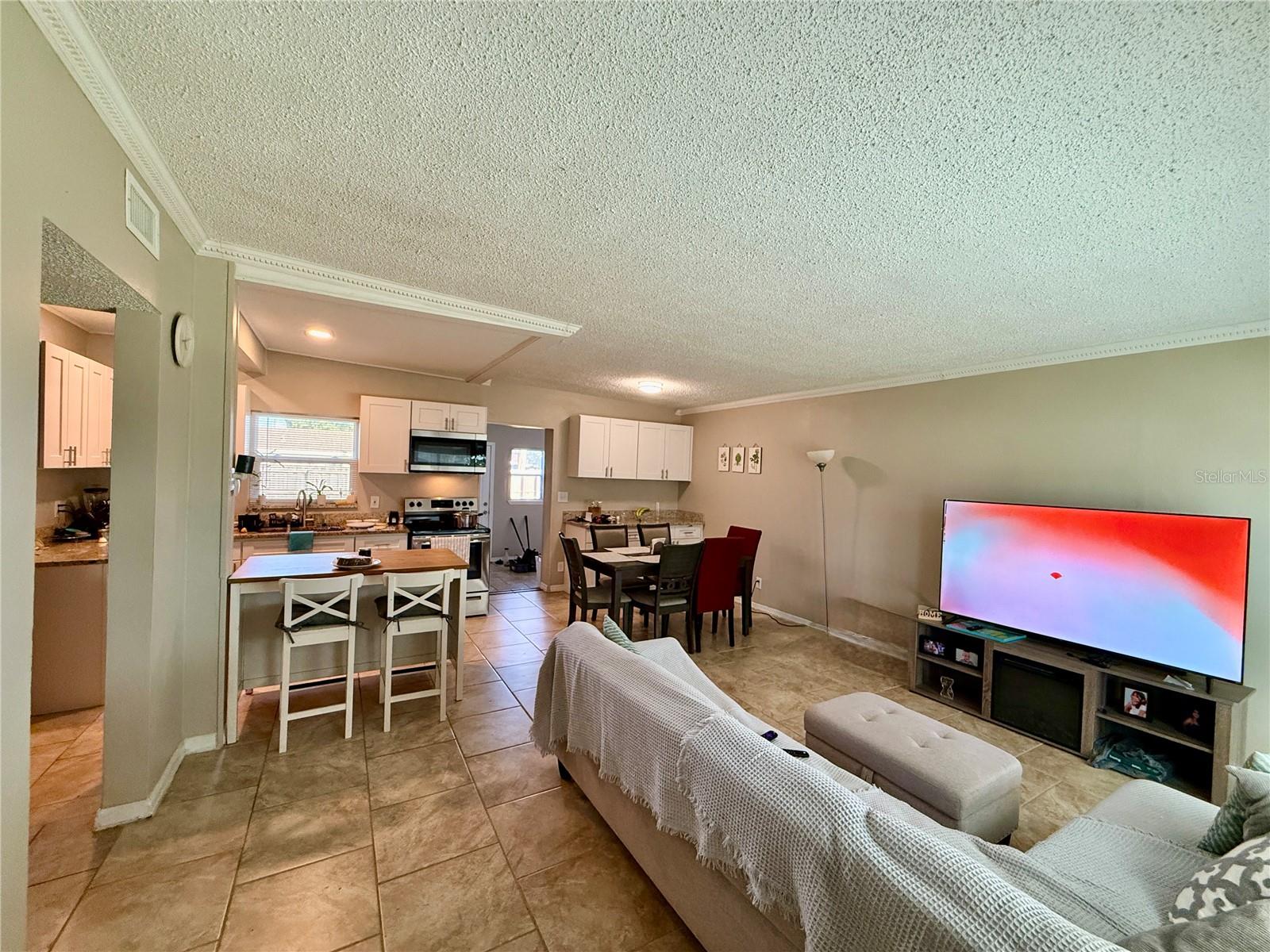 1604 Crystal Ct E Property Photo 4