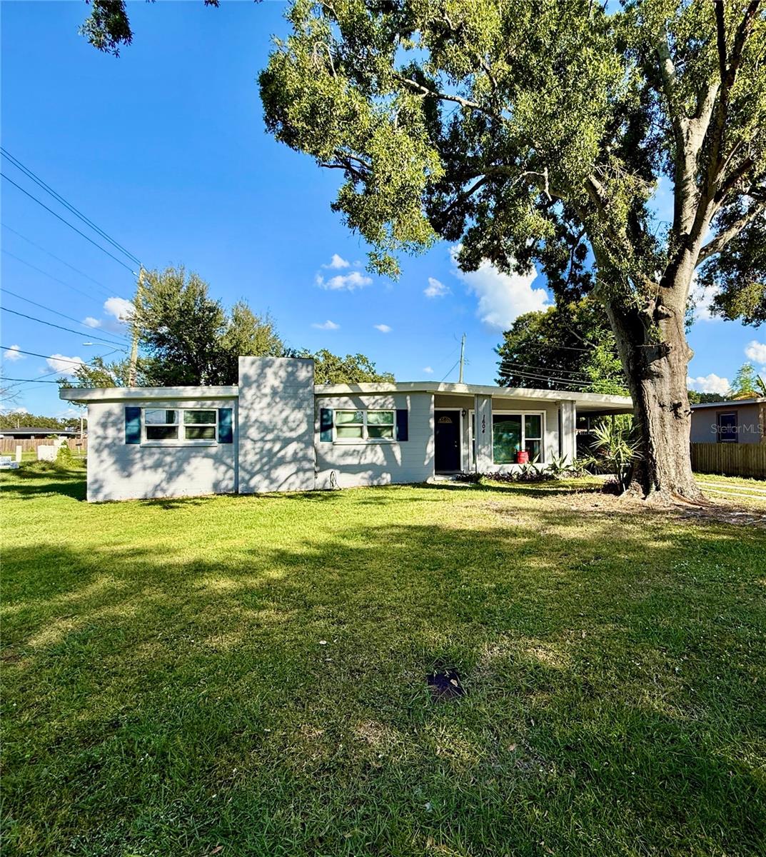 1604 Crystal Ct E Property Photo 27