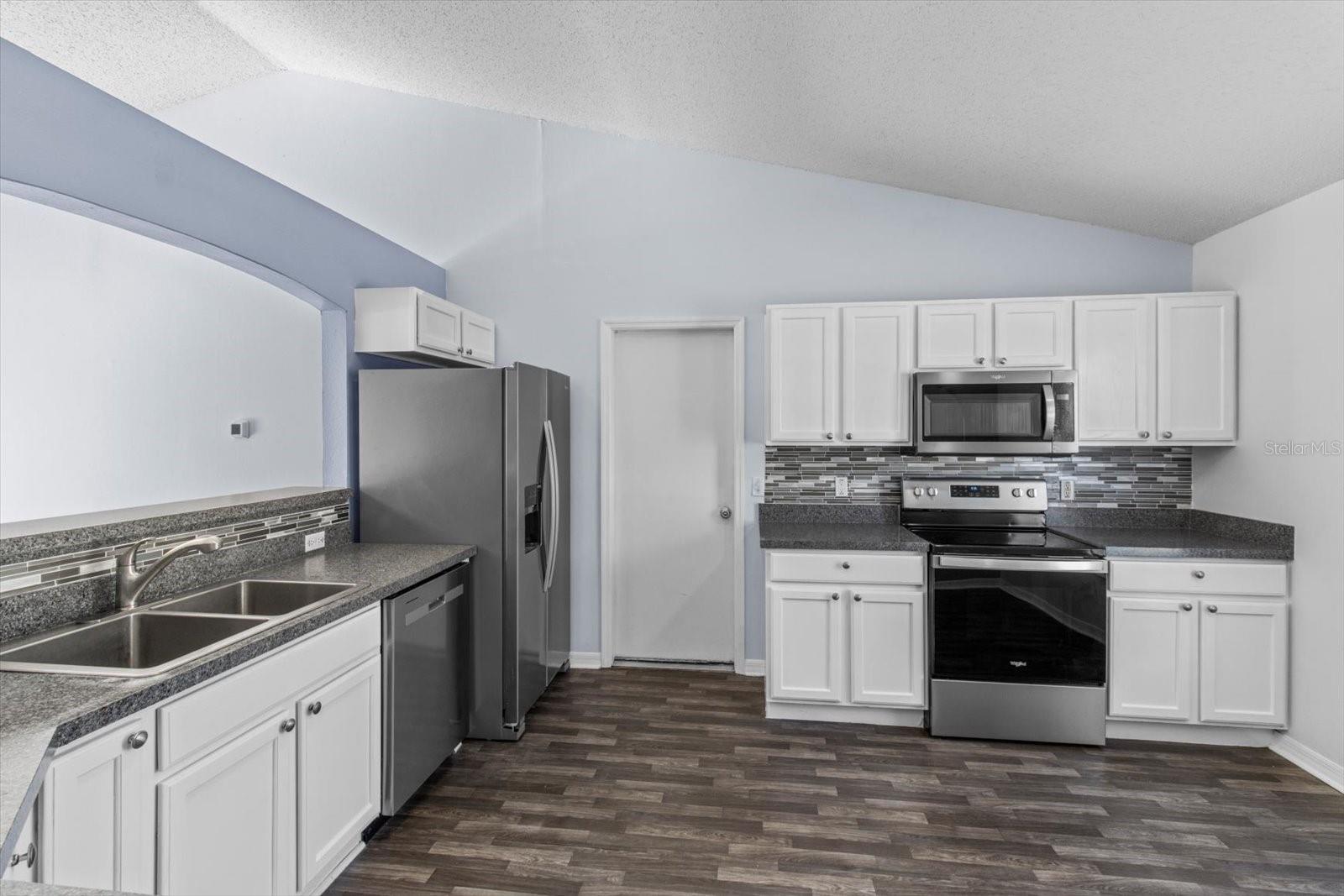 7895 N Sarazen Dr Property Photo 3