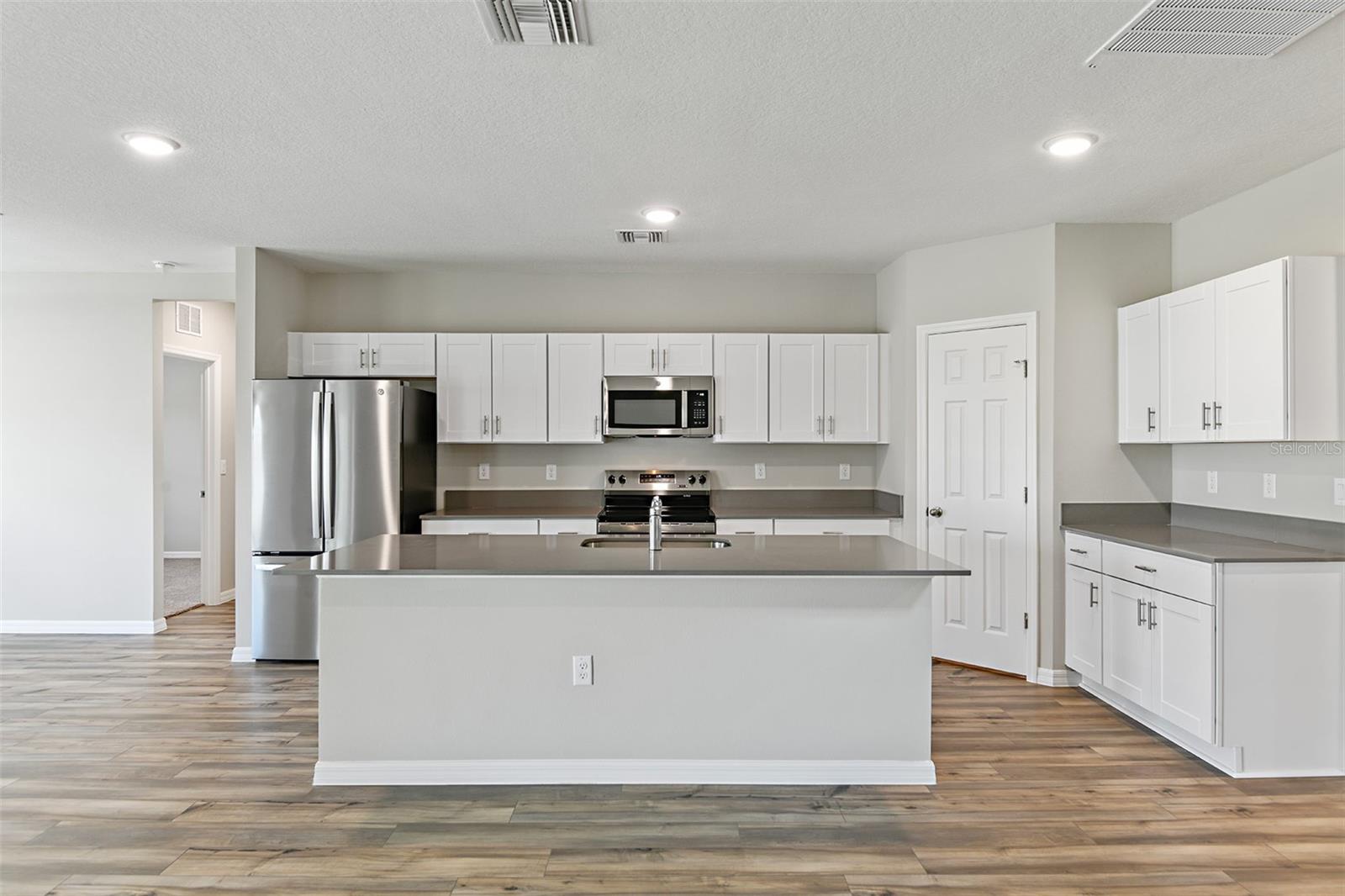 4385 Prairie Run Property Photo 5