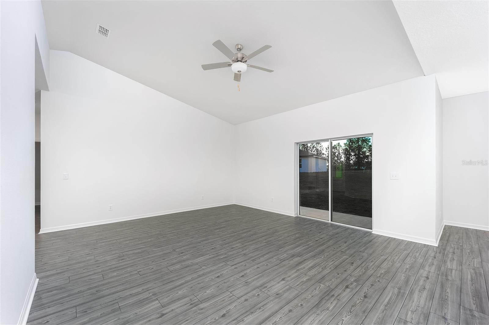 381 Amberjack Ct Property Photo 7