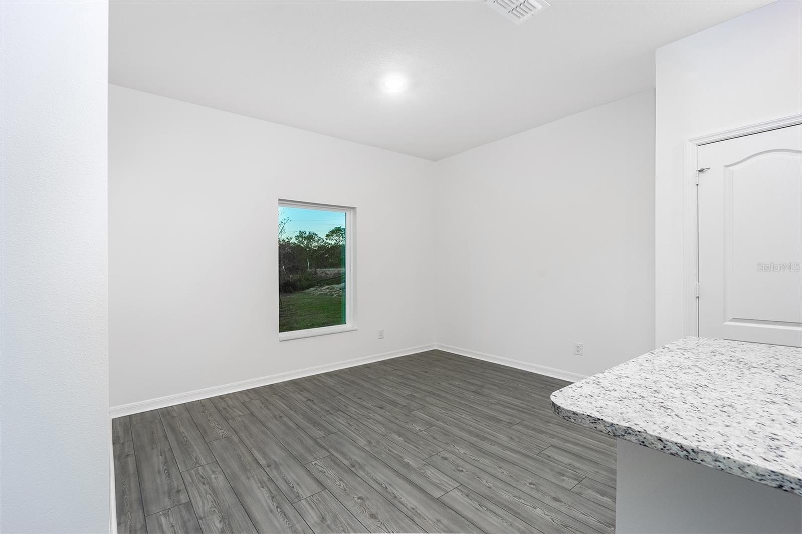 381 Amberjack Ct Property Photo 8