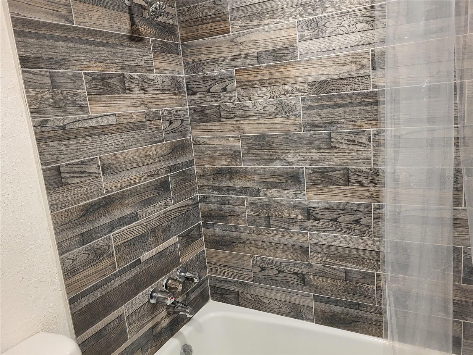 4650 Cove Cir #611 Property Photo 11