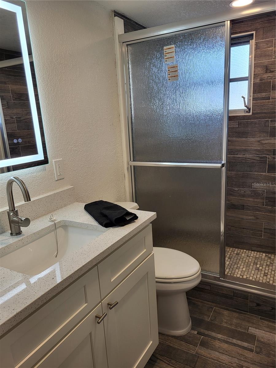 4650 Cove Cir #611 Property Photo 14