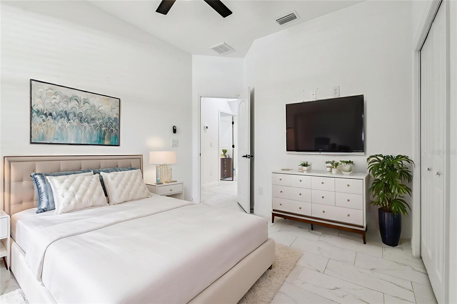 8704 N Otis Ave Property Photo 9