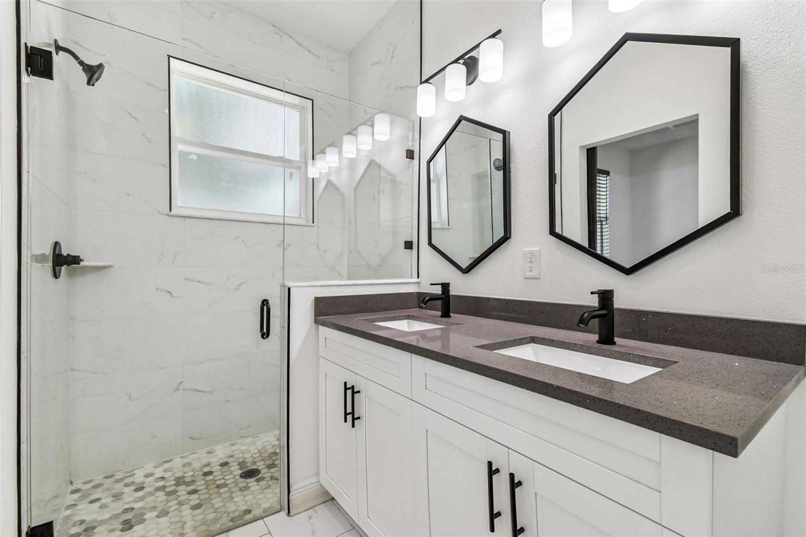 8704 N Otis Ave Property Photo 14