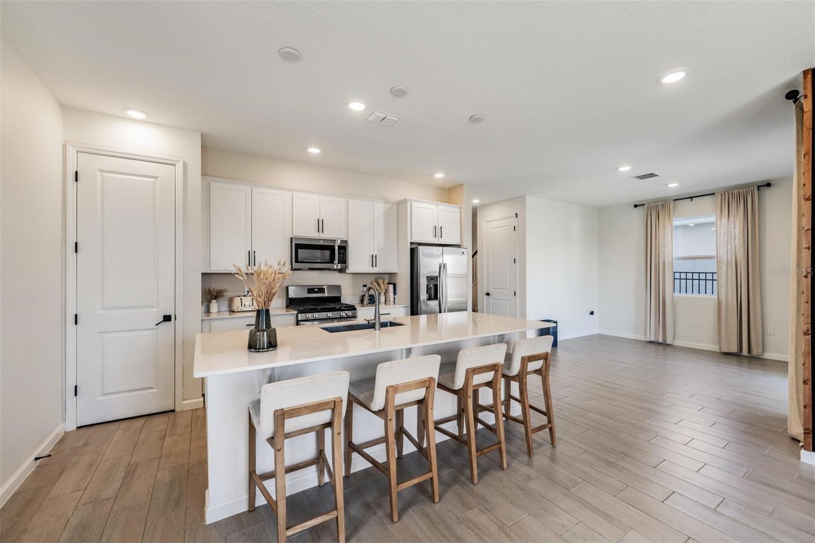 6276 Golden Beach Dr Property Photo 8