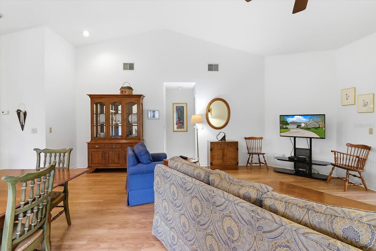 1690 N Foxboro Loop Property Photo 12