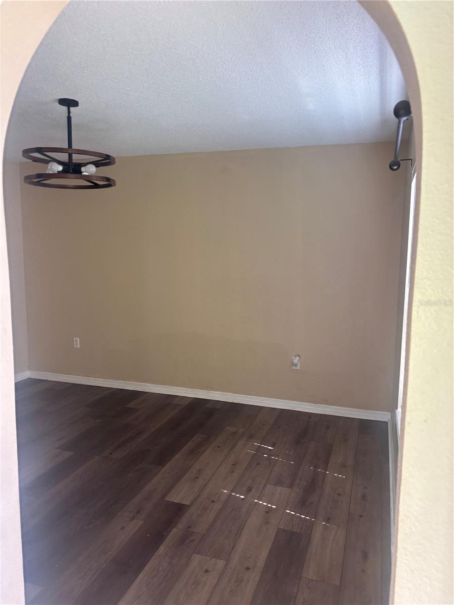 TB8441385 Property Photo 9