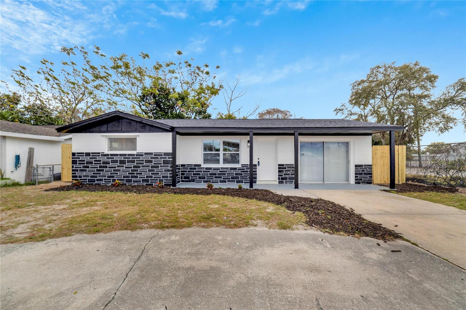 4012 Valencia Dr Property Photo 1