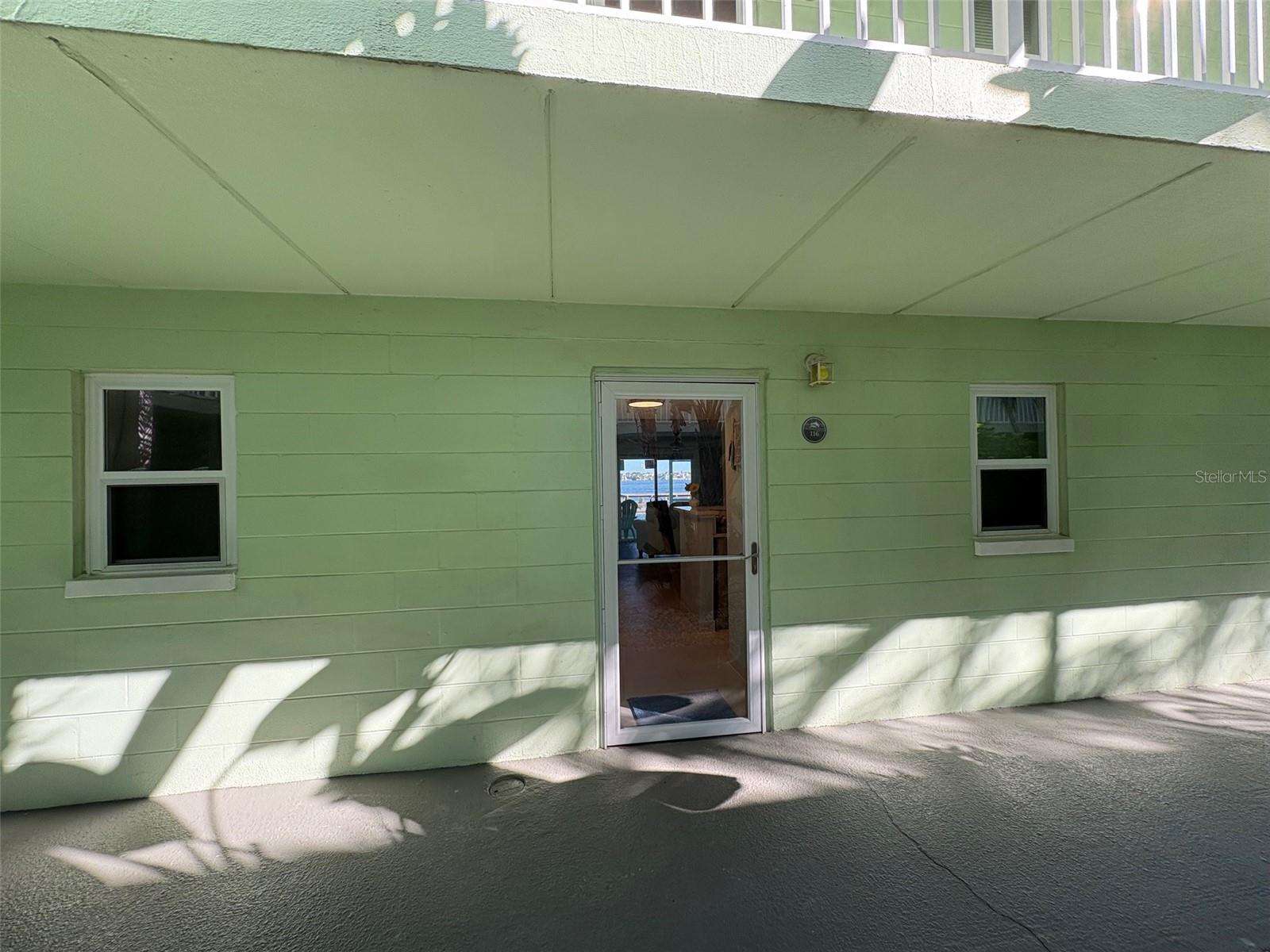 464 Paula Dr N #116 Property Photo 4