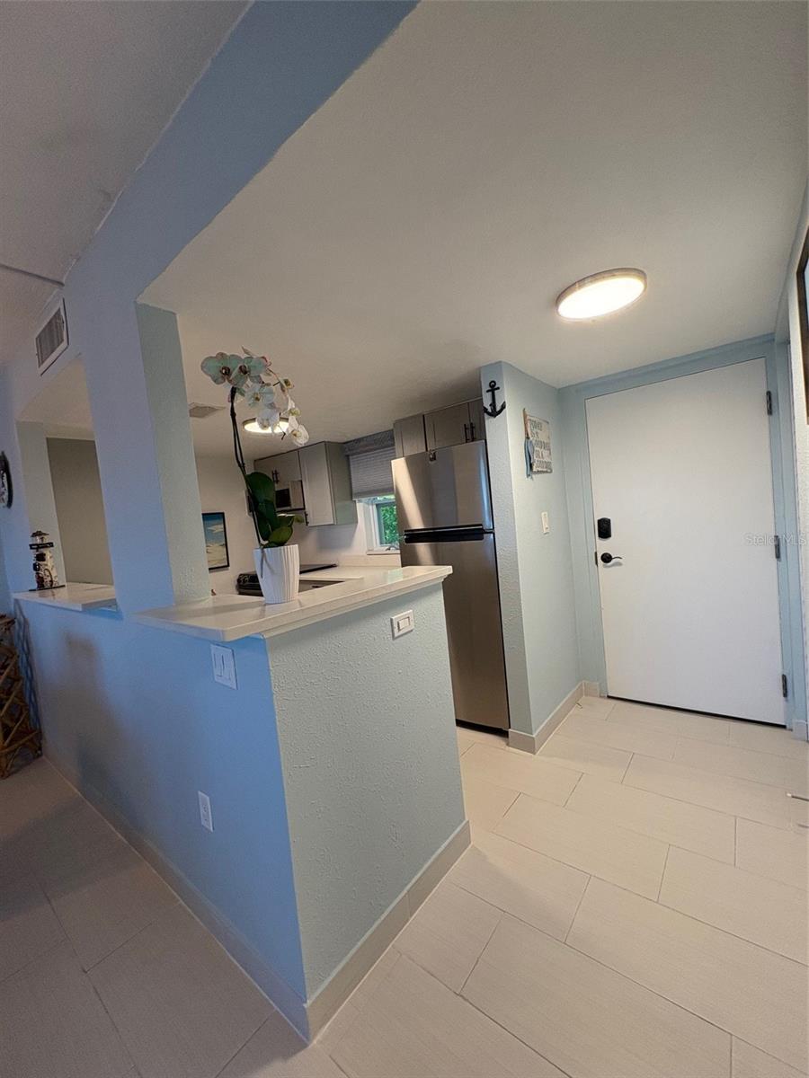 464 Paula Dr N #116 Property Photo 5