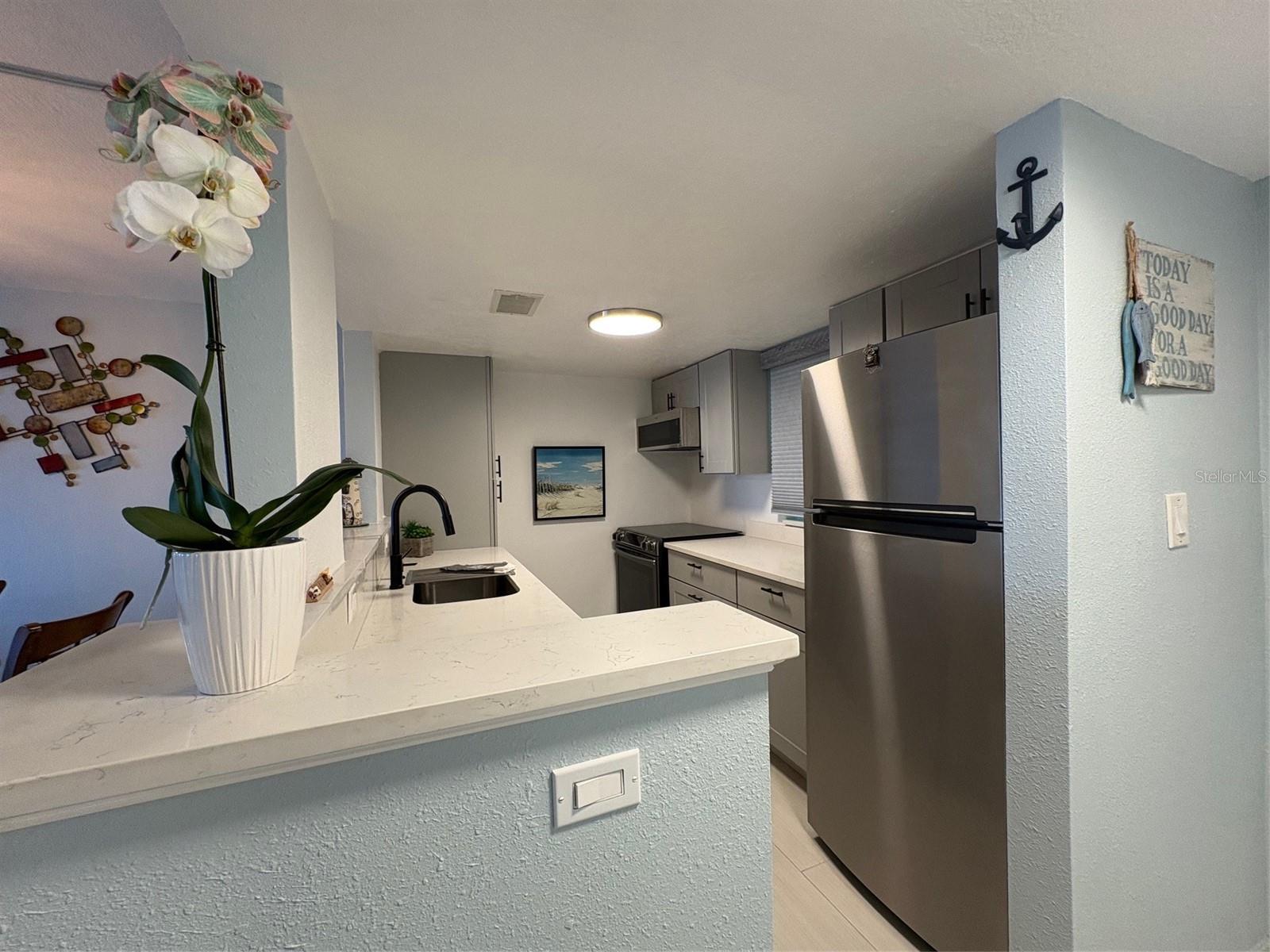 464 Paula Dr N #116 Property Photo 8