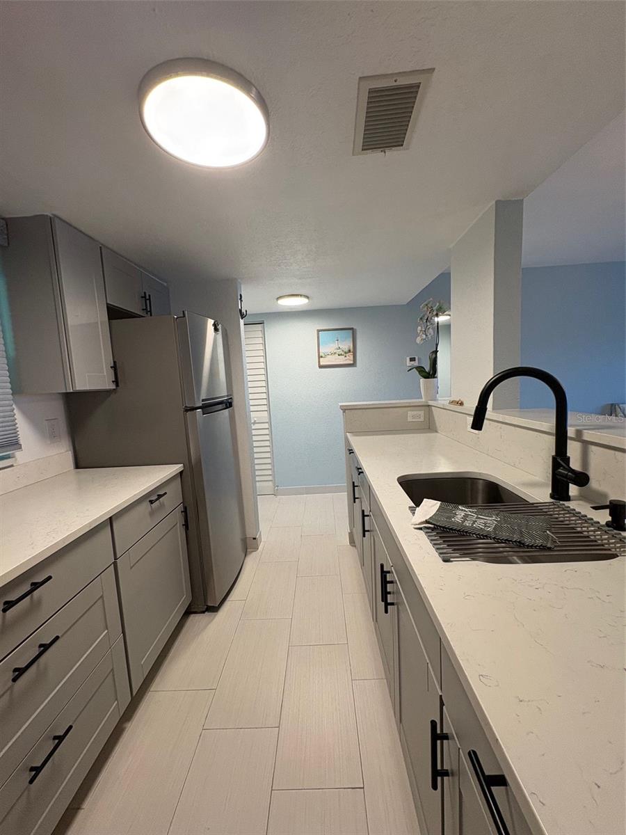 464 Paula Dr N #116 Property Photo 11