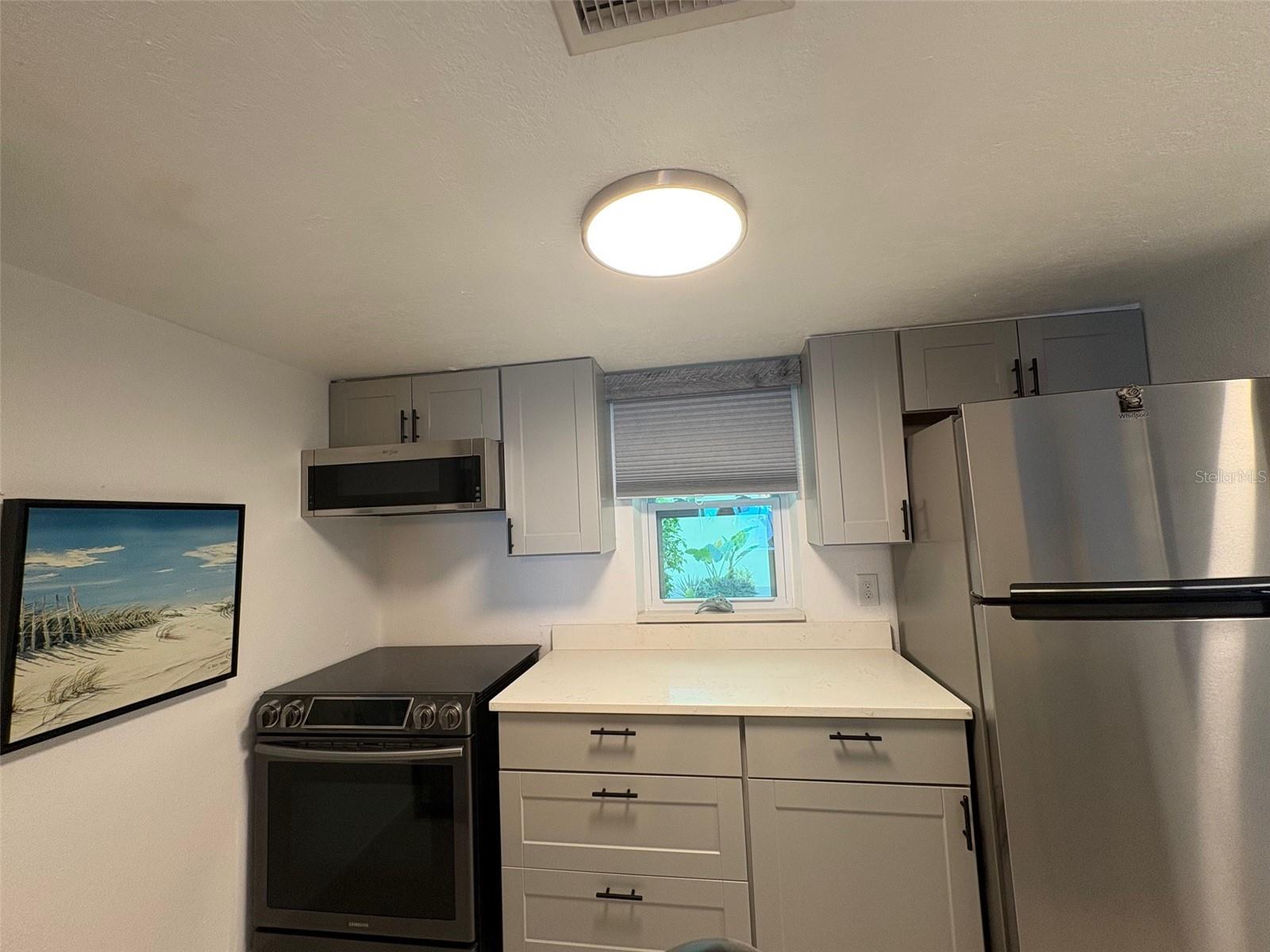 464 Paula Dr N #116 Property Photo 12