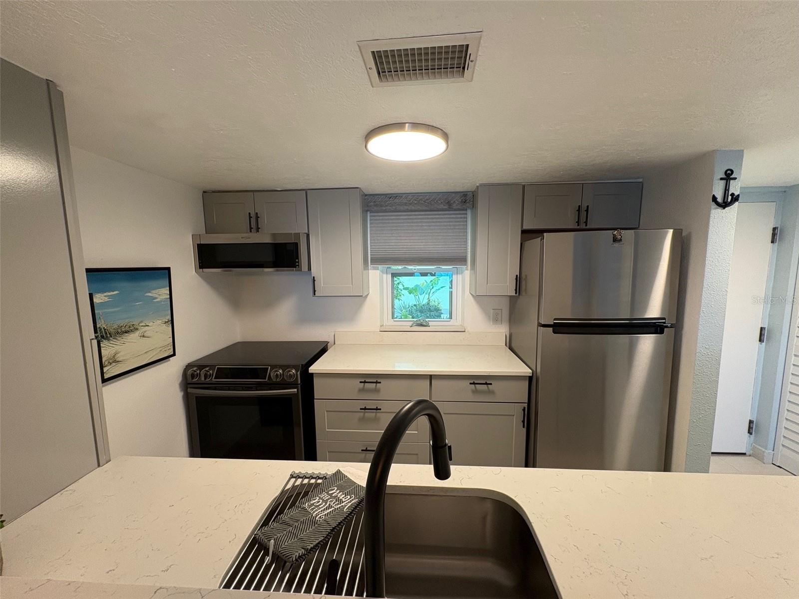 464 Paula Dr N #116 Property Photo 13