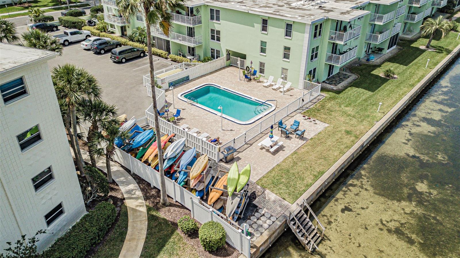 464 Paula Dr N #116 Property Photo 40