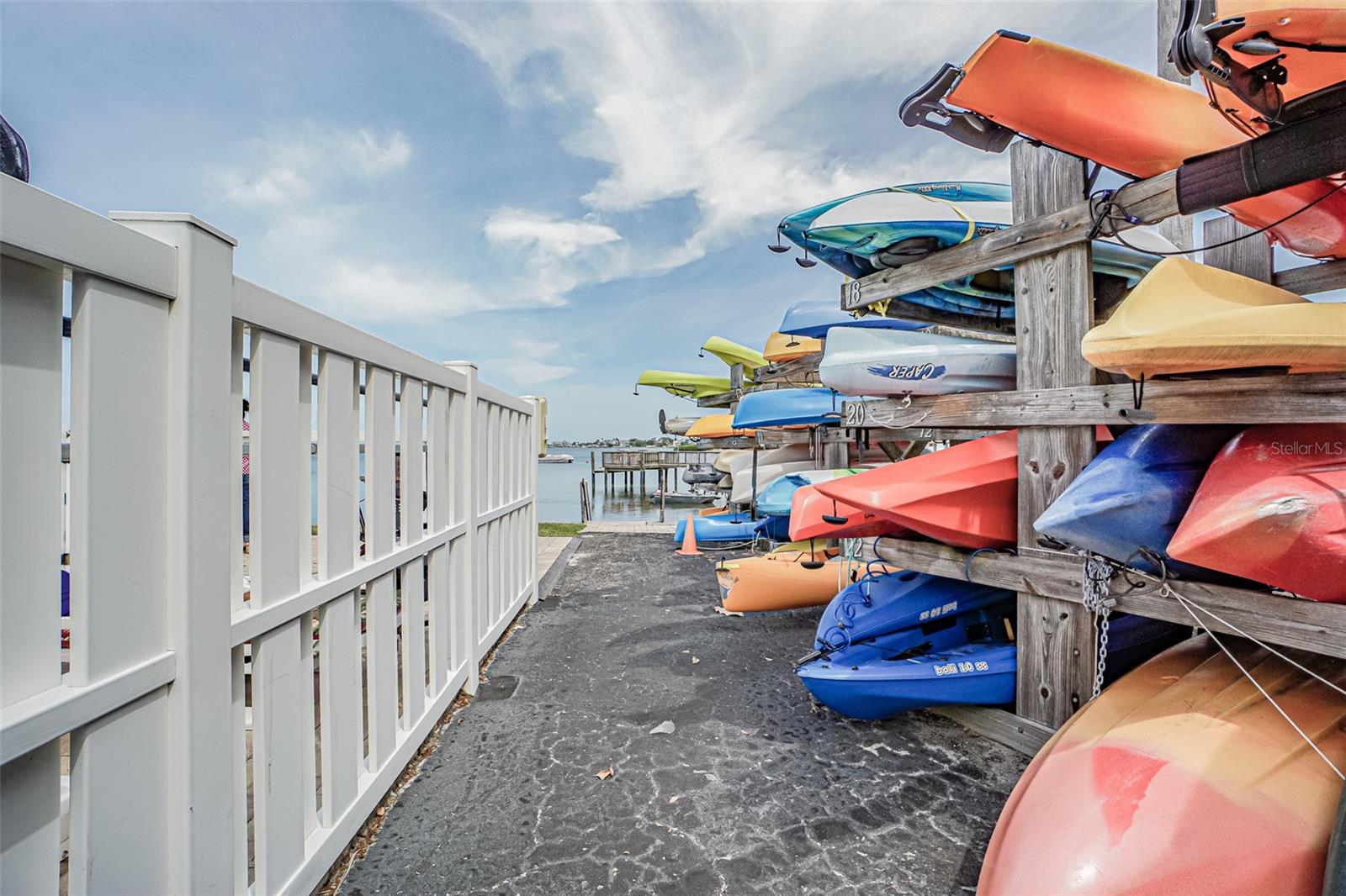 464 Paula Dr N #116 Property Photo 41