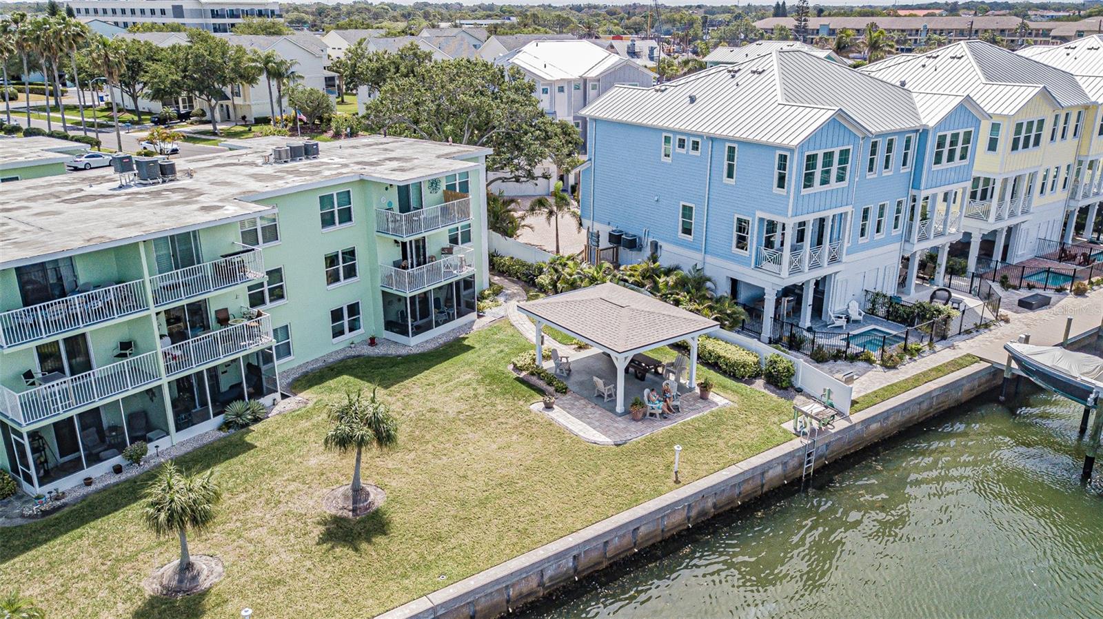 464 Paula Dr N #116 Property Photo 44