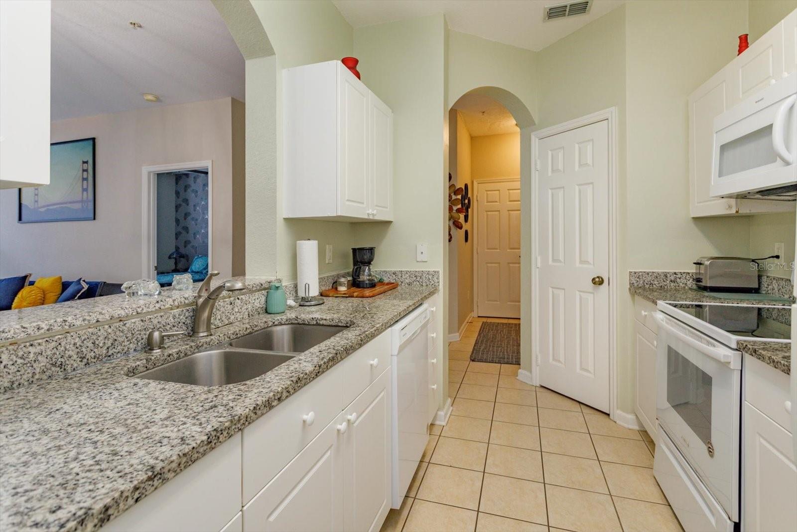 2310 Silver Palm Dr #104 Property Photo 3