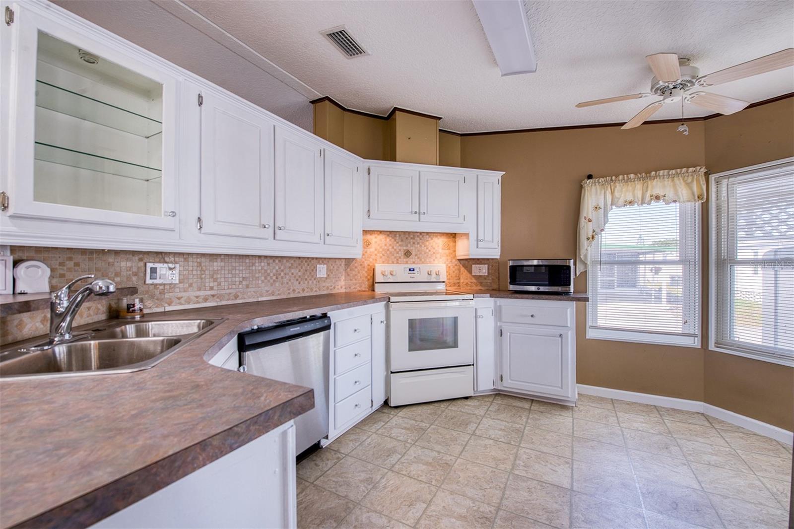 403 Blue Marlin Dr Property Photo 3