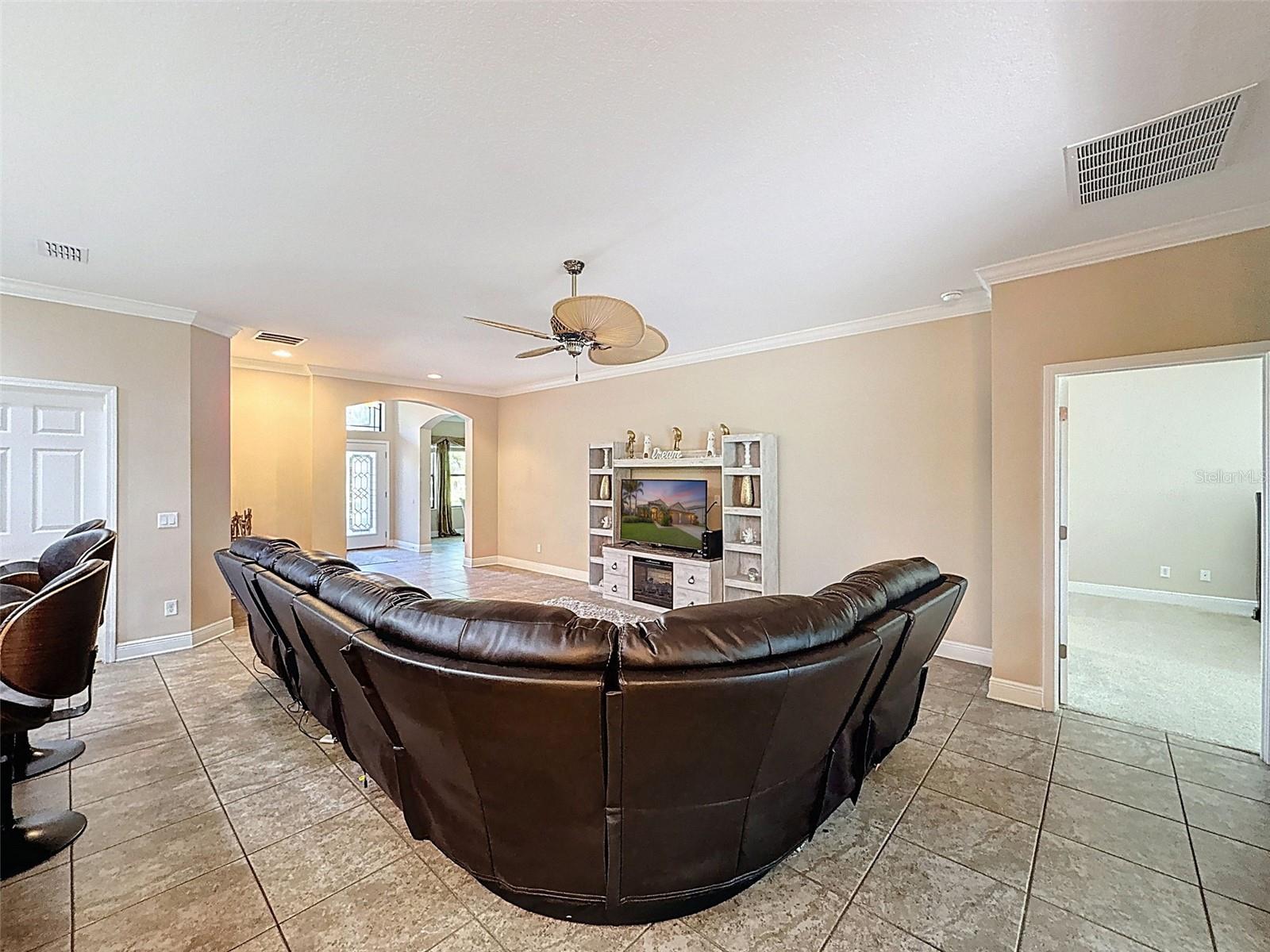 335 Cockle Shell Loop Property Photo 13