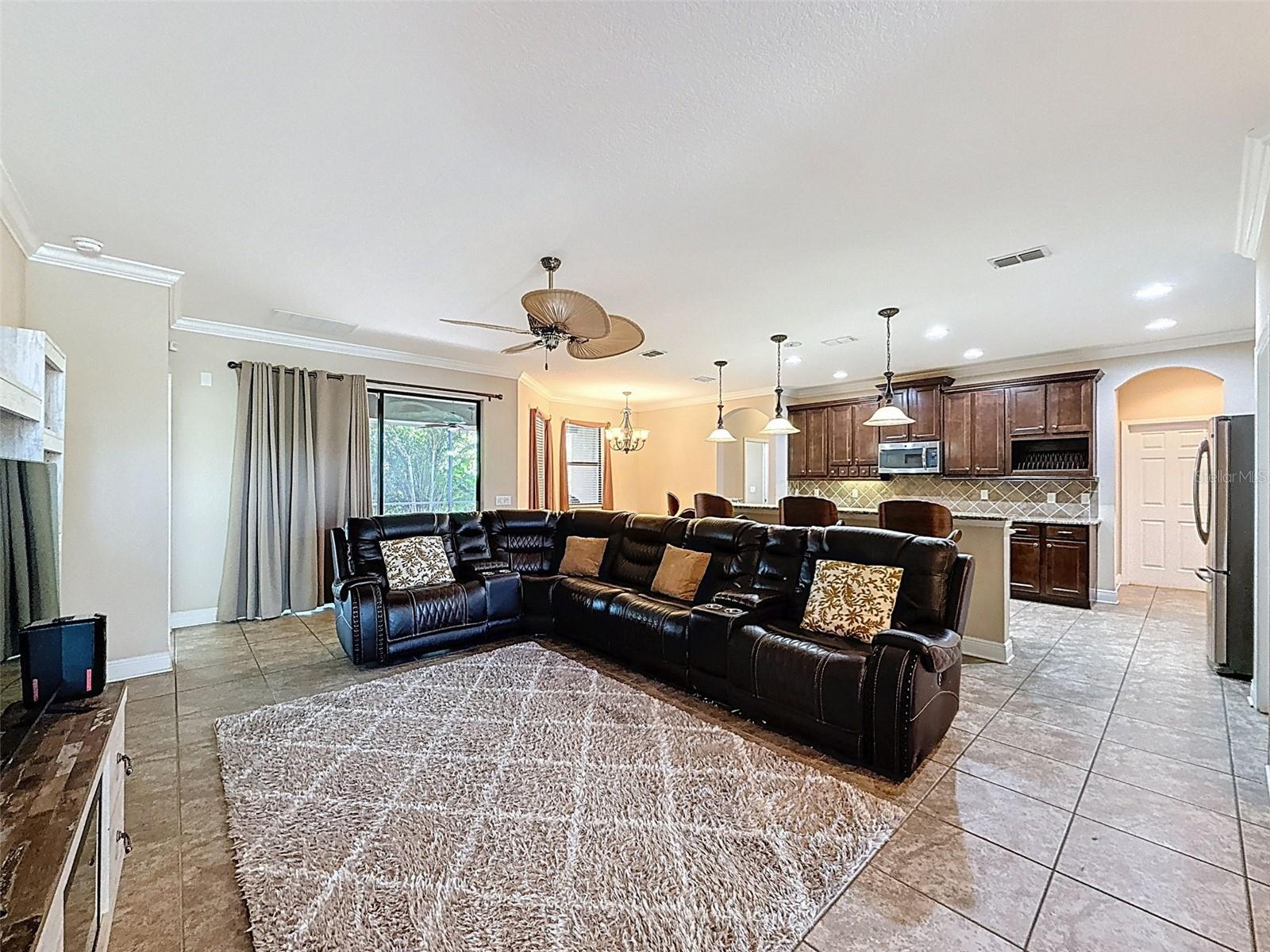 335 Cockle Shell Loop Property Photo 15