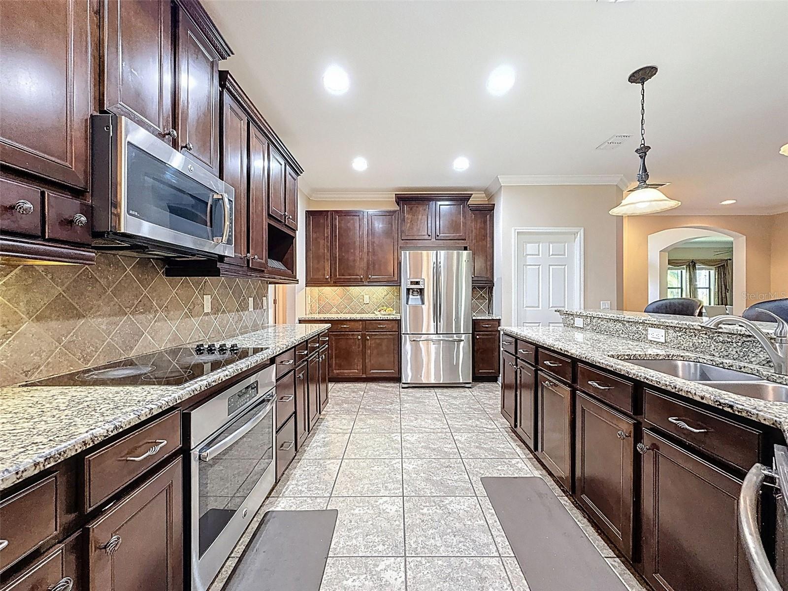 335 Cockle Shell Loop Property Photo 18