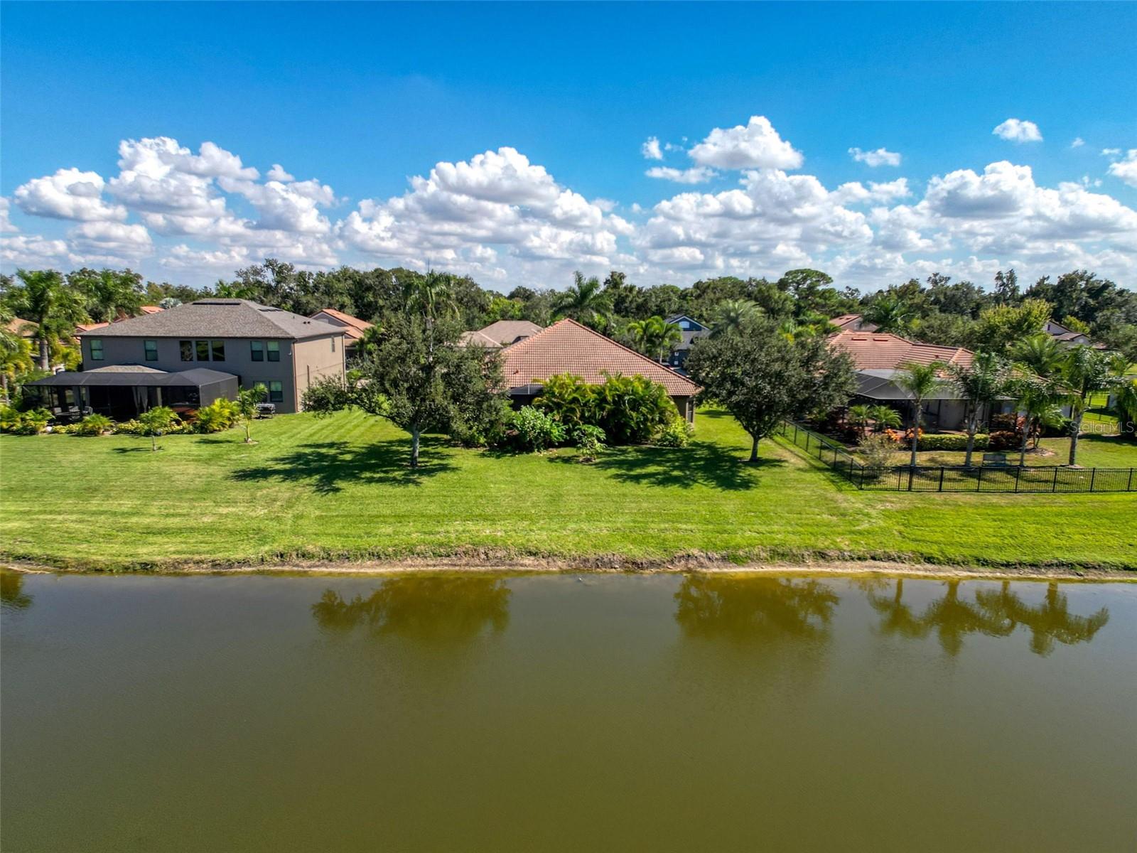 335 Cockle Shell Loop Property Photo 57