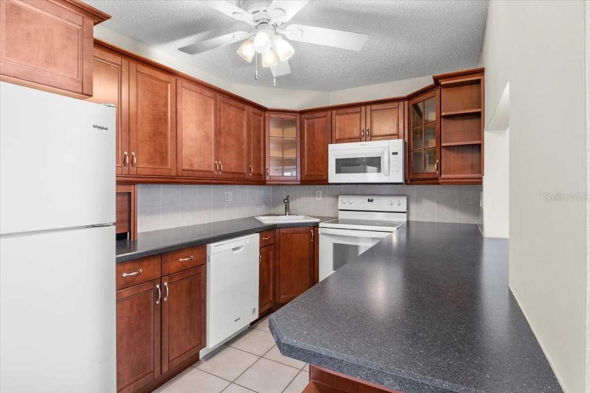 1127 Pine Ridge Cir W #a2 Property Photo 5