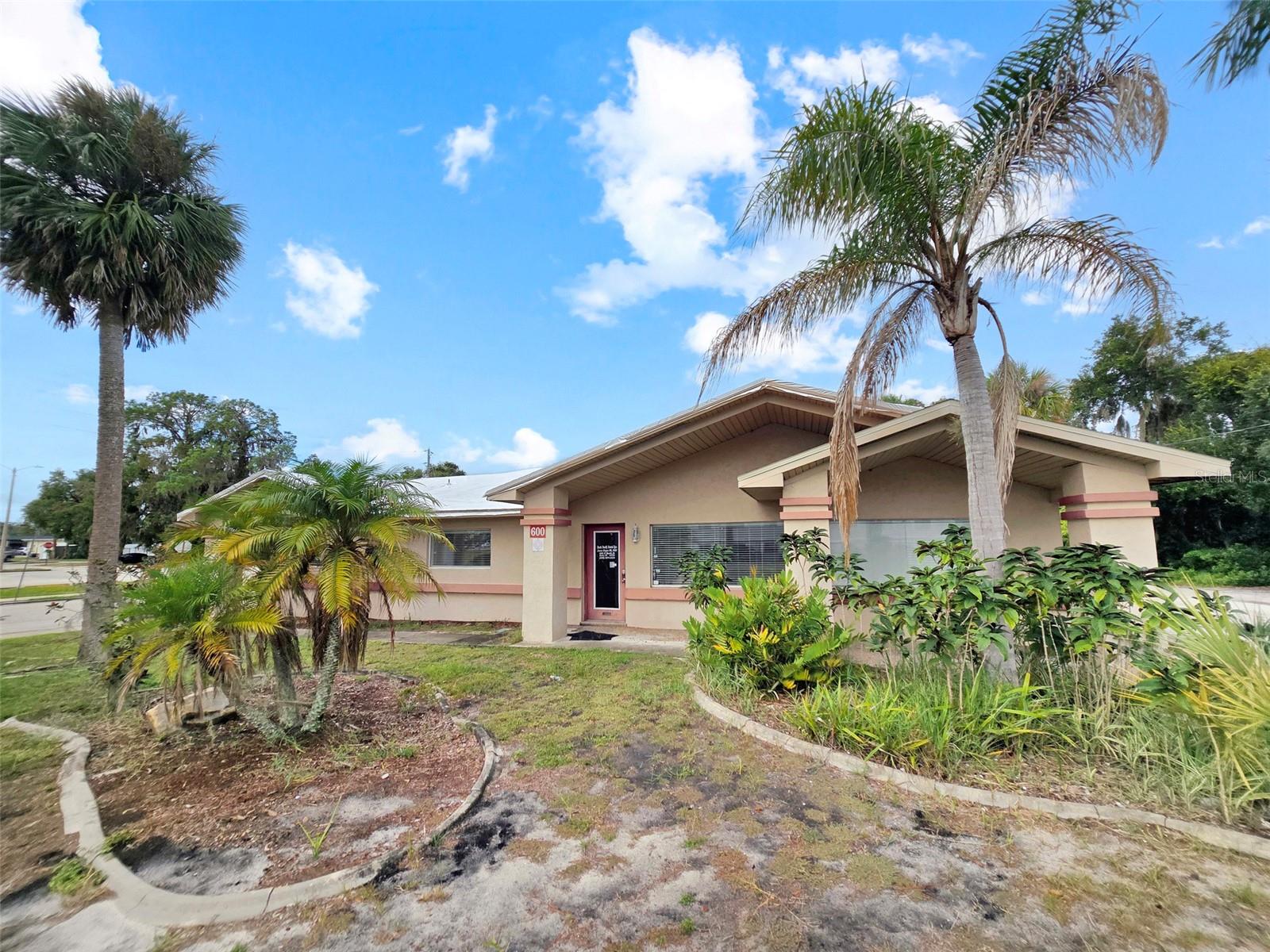 600 N Eustis St Property Photo 2