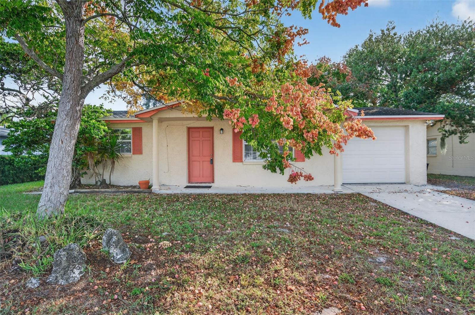 10102 GLEN MOOR LN Property Photo 1