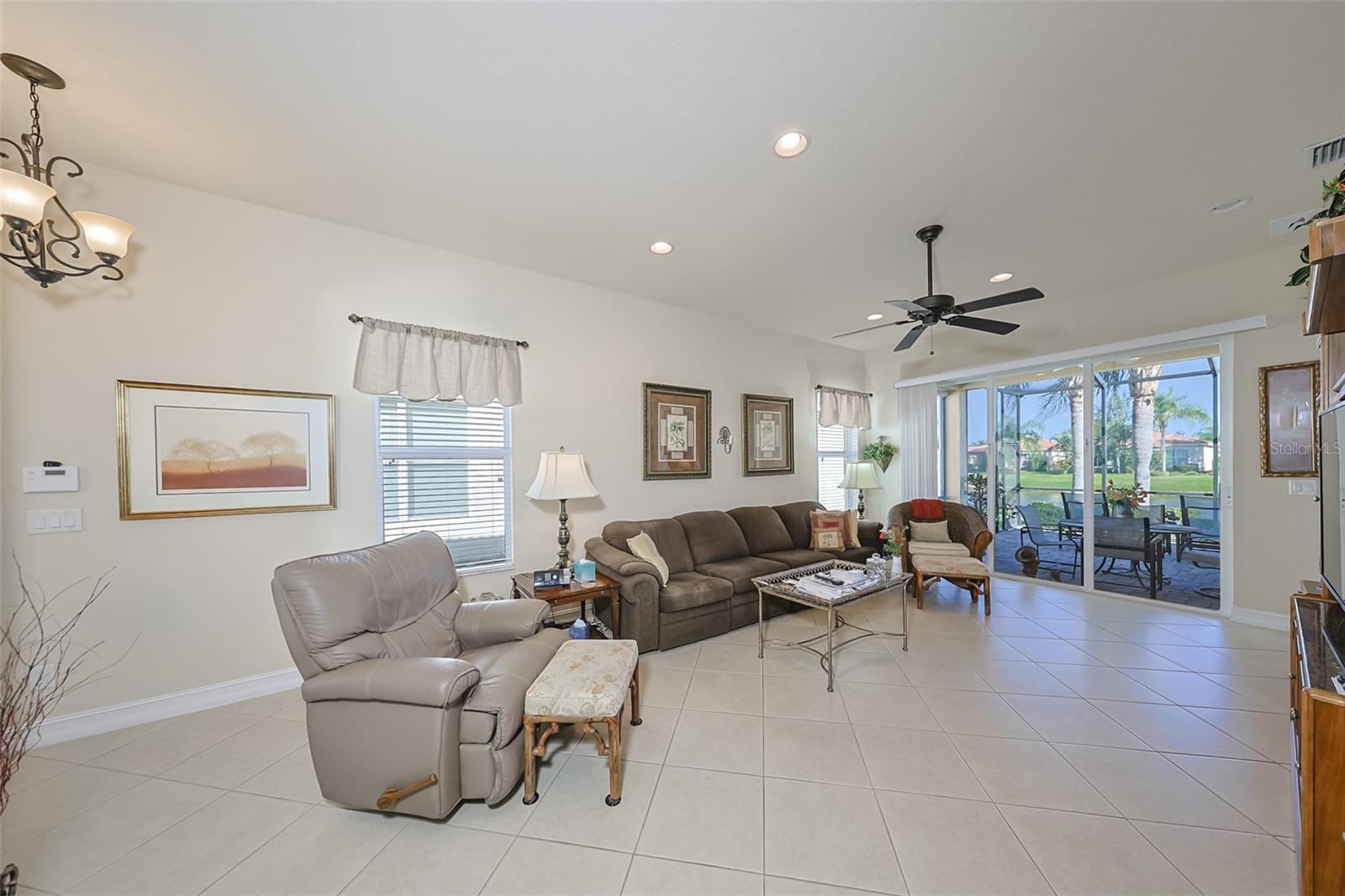 15948 Cobble Mill Dr Property Photo 25