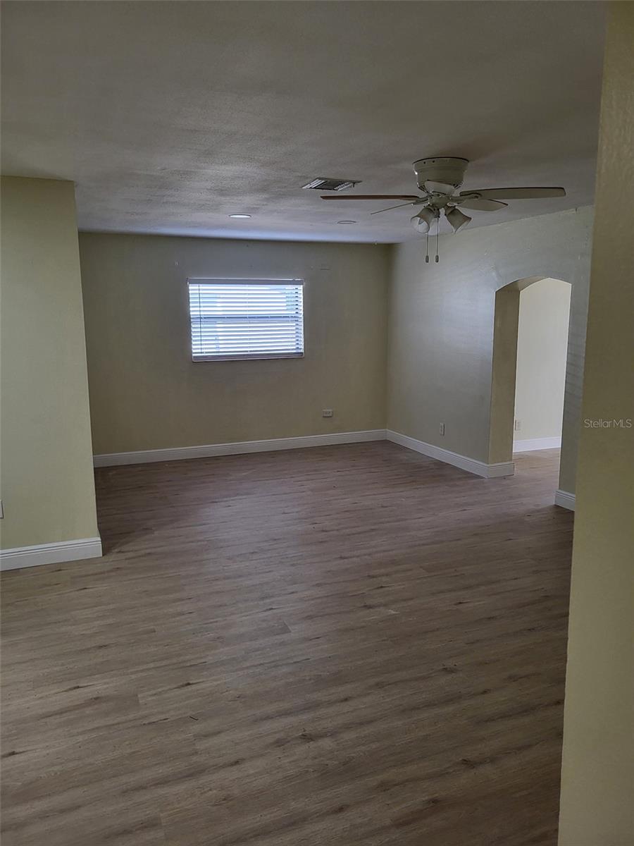 5563 58th St N Property Photo 3