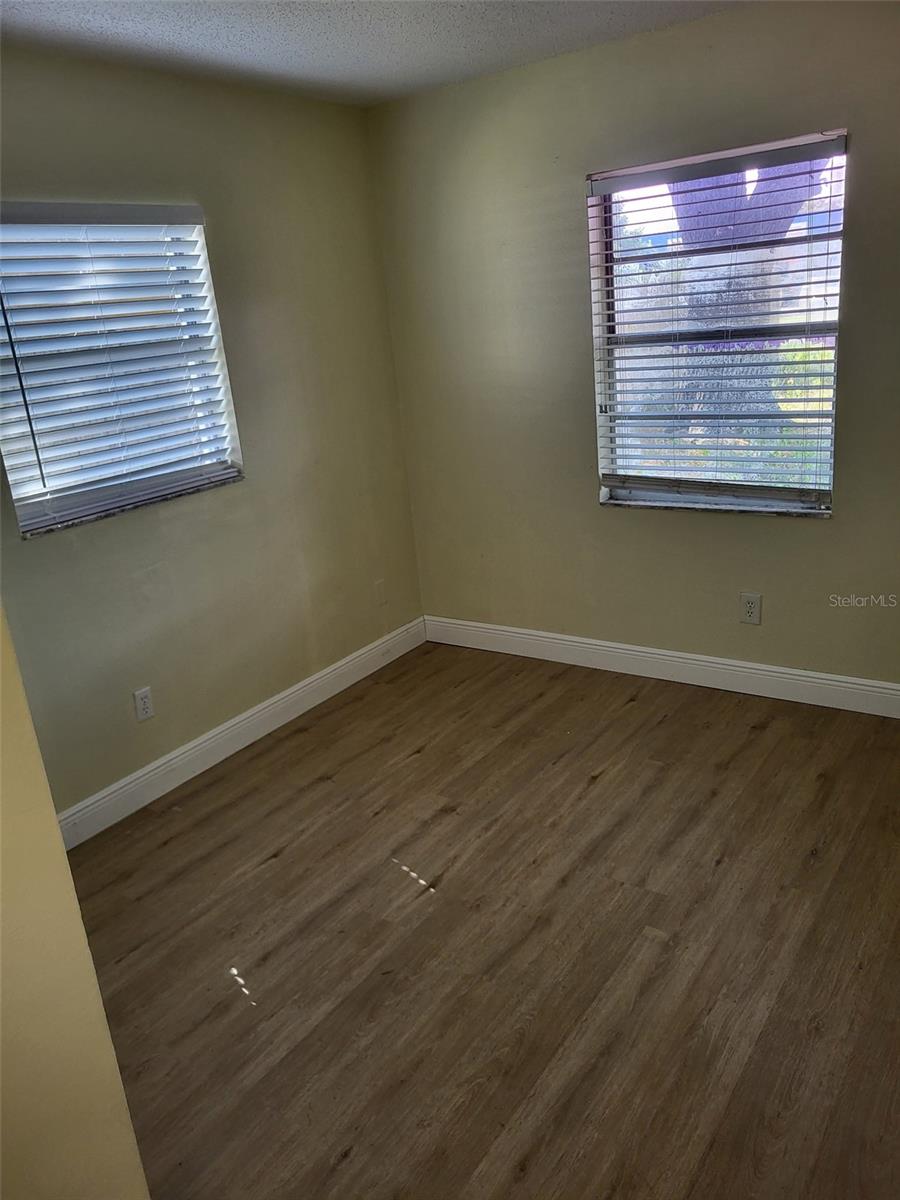 5563 58th St N Property Photo 10