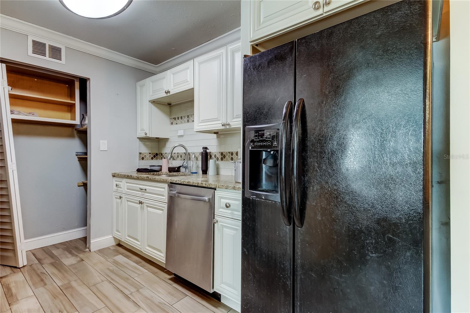 4532 Devonshire Rd Property Photo 10