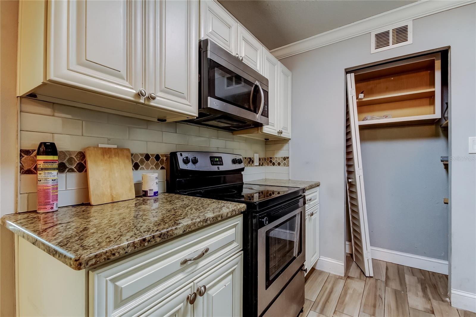 4532 Devonshire Rd Property Photo 11