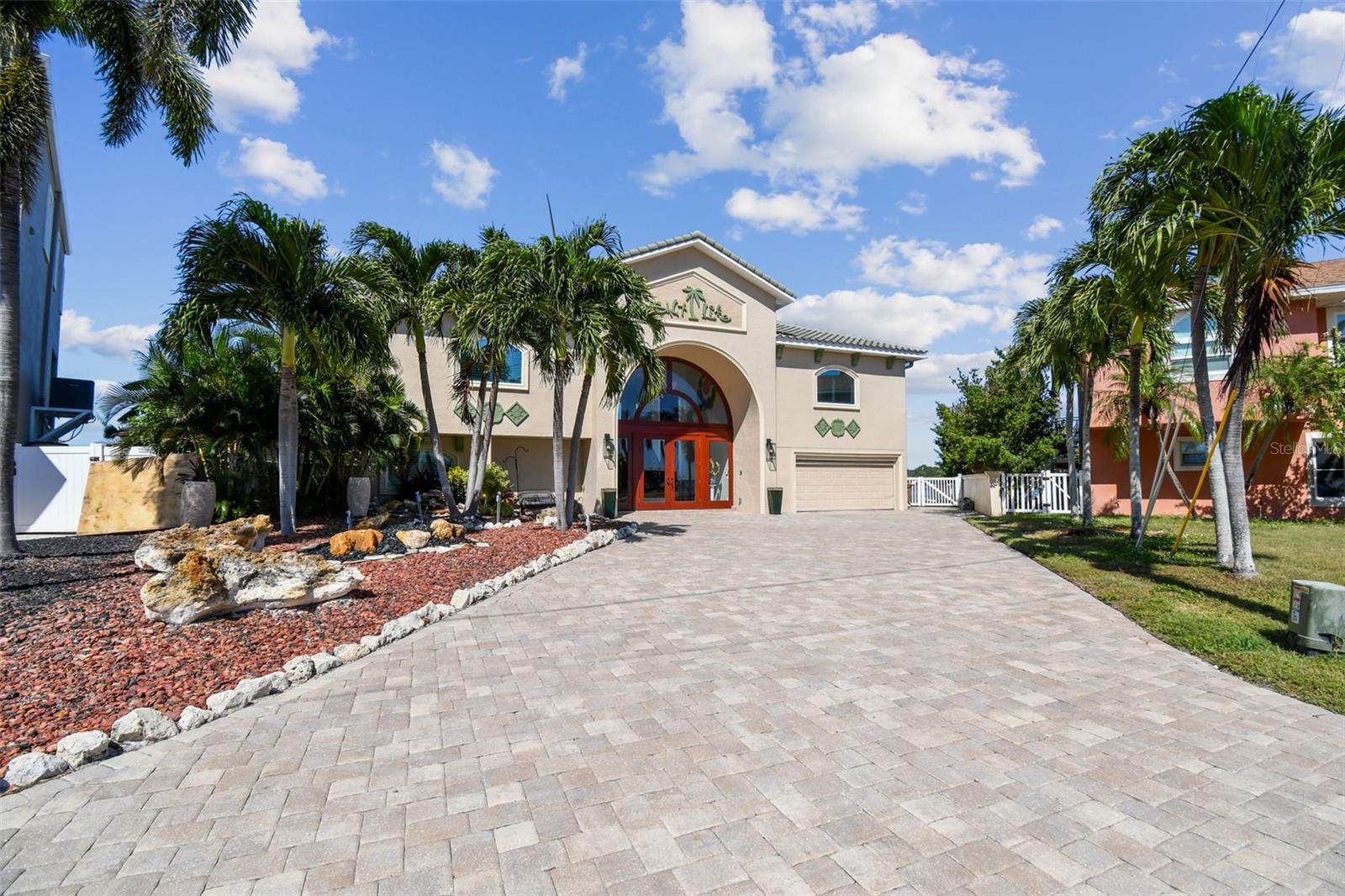 582 Johns Pass Ave Property Photo 3
