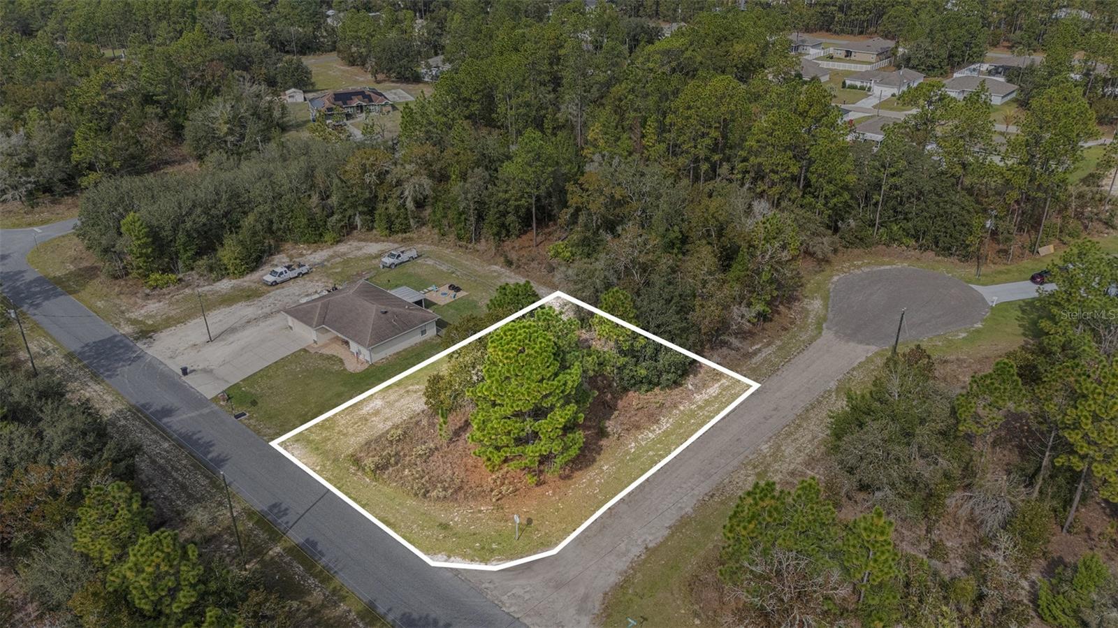 1541 W Riley Dr Property Photo 2