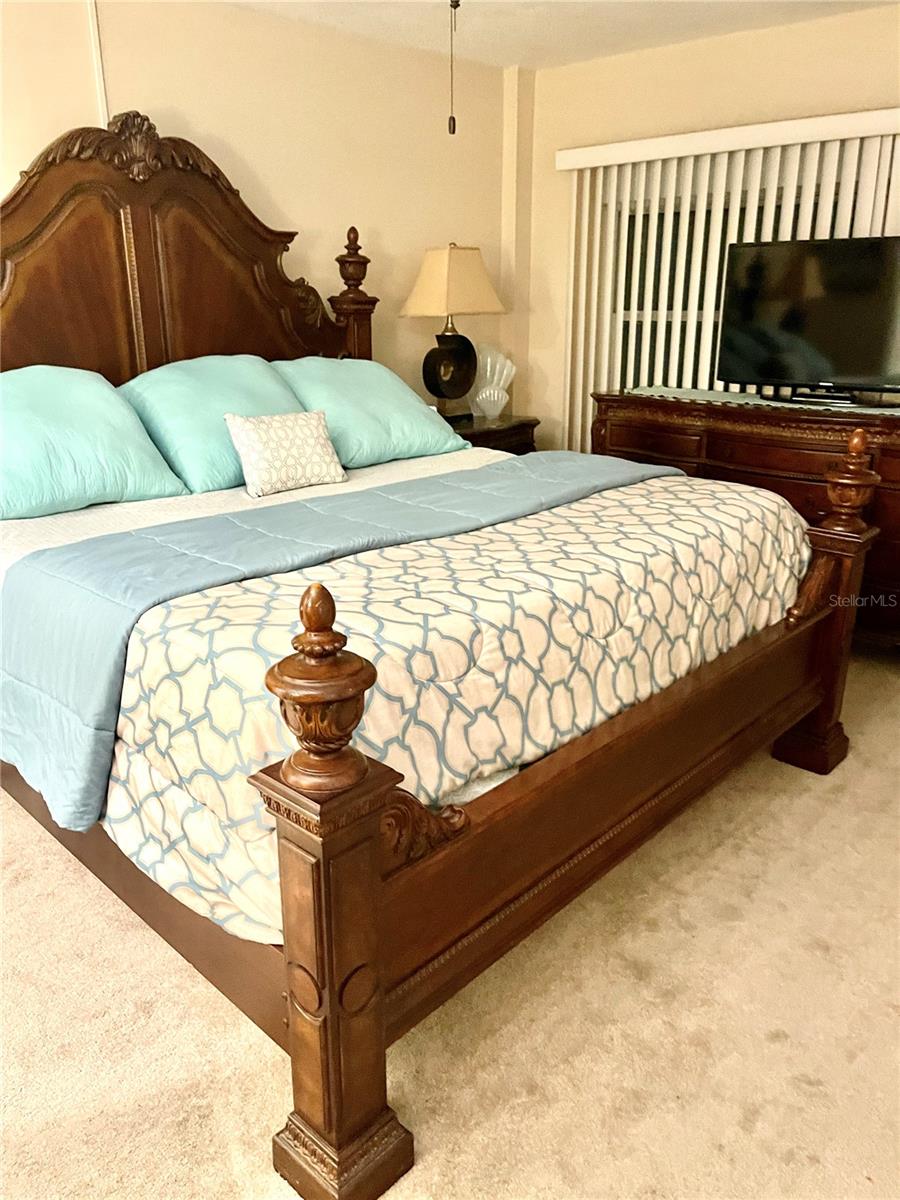4650 Cove Cir #402 Property Photo 17