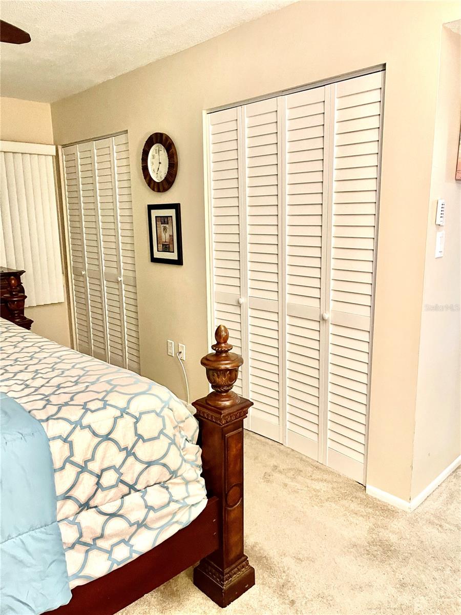 4650 Cove Cir #402 Property Photo 22