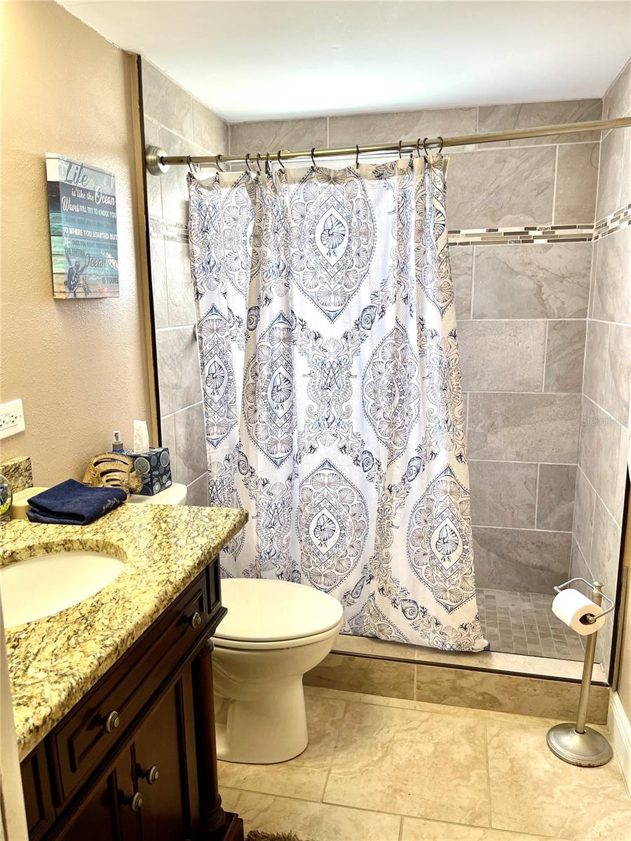4650 Cove Cir #402 Property Photo 33