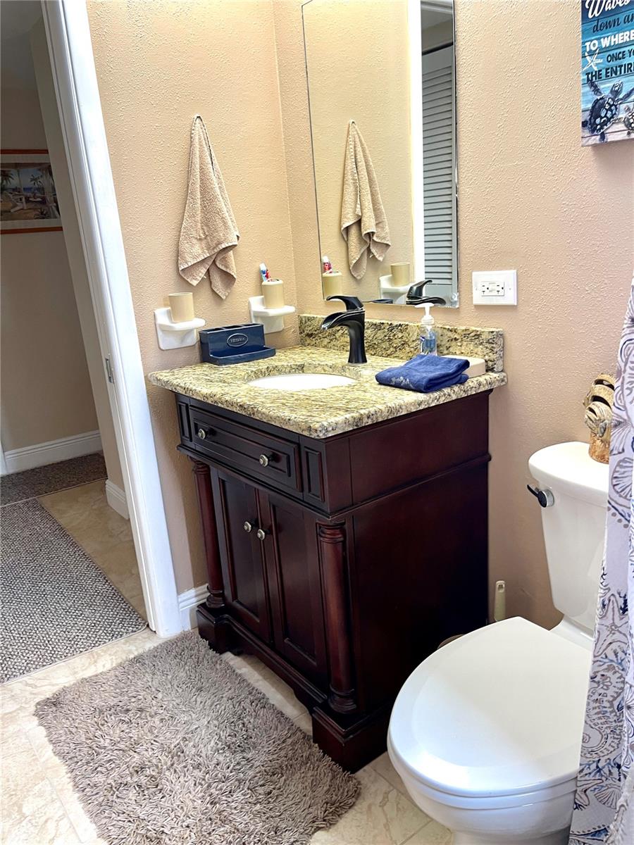 4650 Cove Cir #402 Property Photo 35