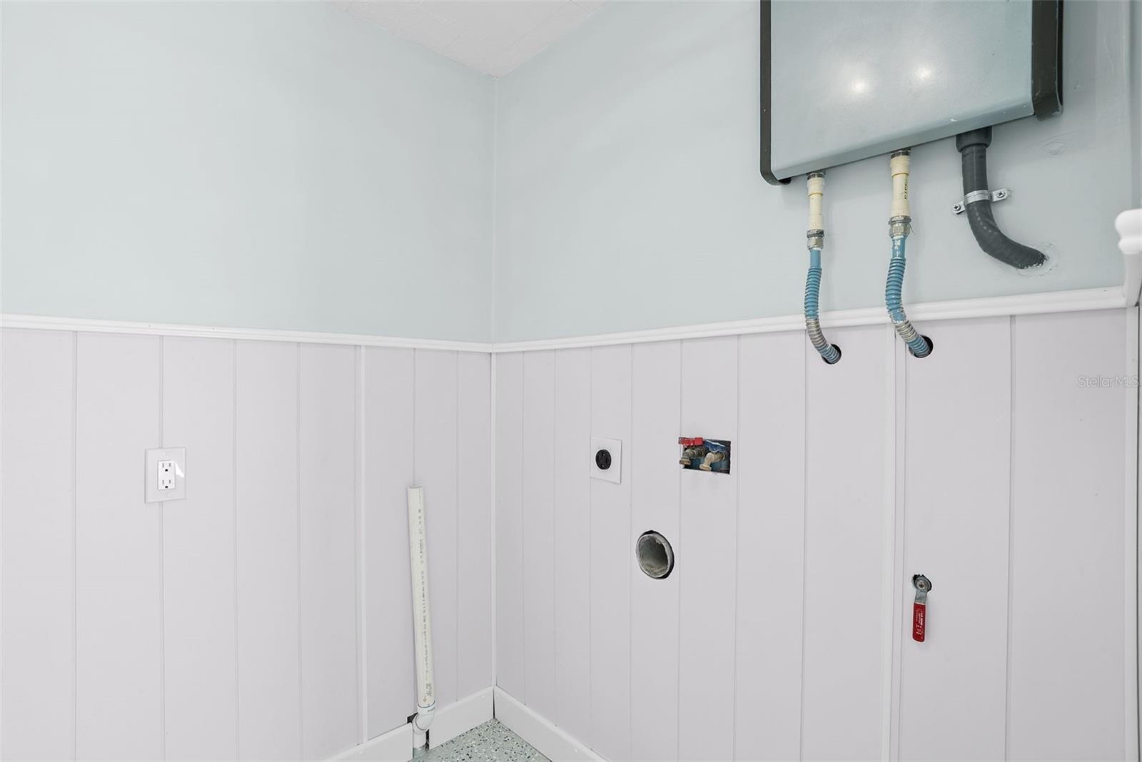 675 182nd Ave E Property Photo 34