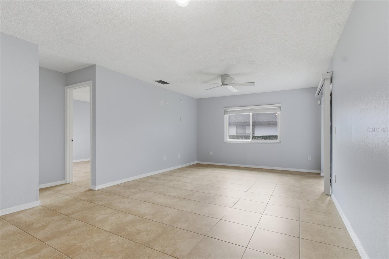 2701 Countryside Blvd #102 Property Photo 15