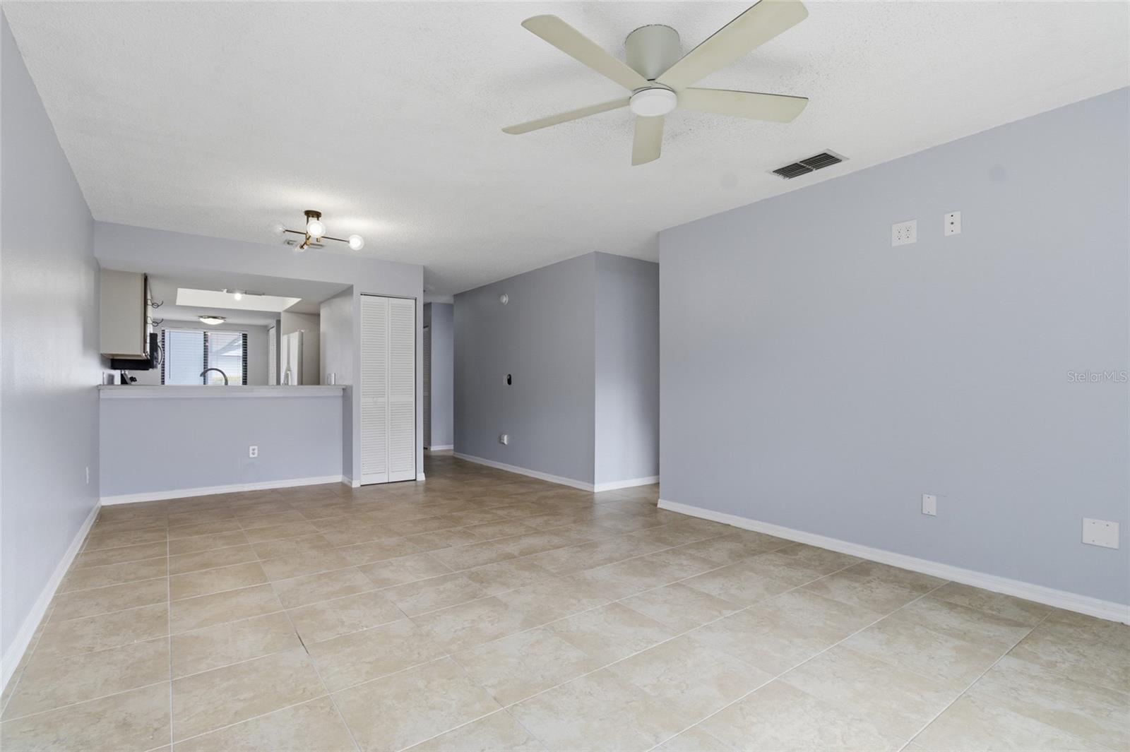 2701 Countryside Blvd #102 Property Photo 16