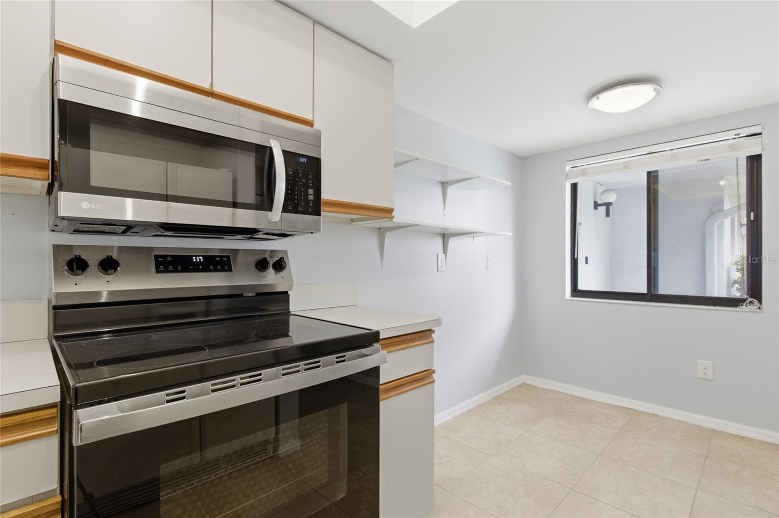 2701 Countryside Blvd #102 Property Photo 24