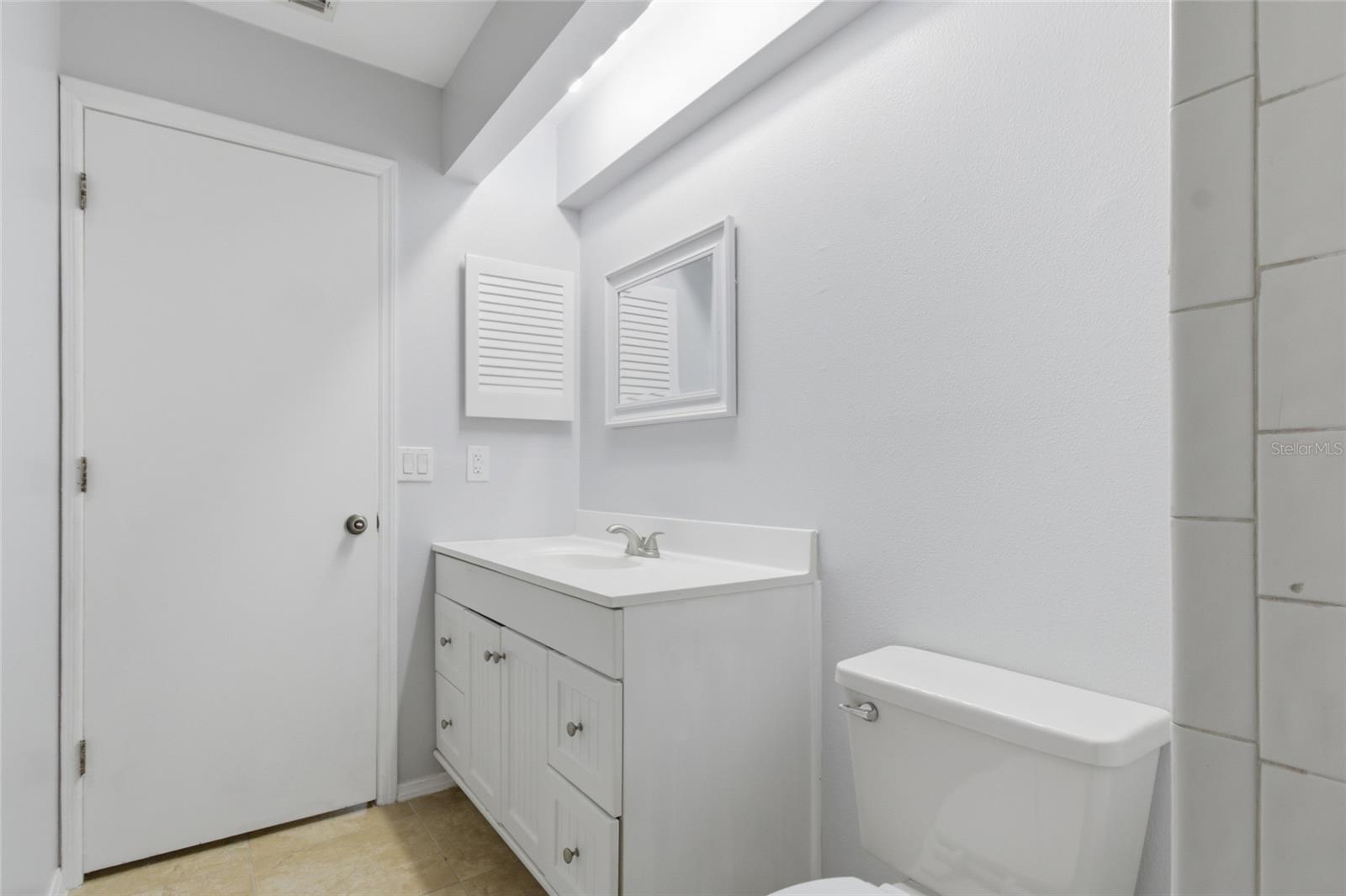 2701 Countryside Blvd #102 Property Photo 31
