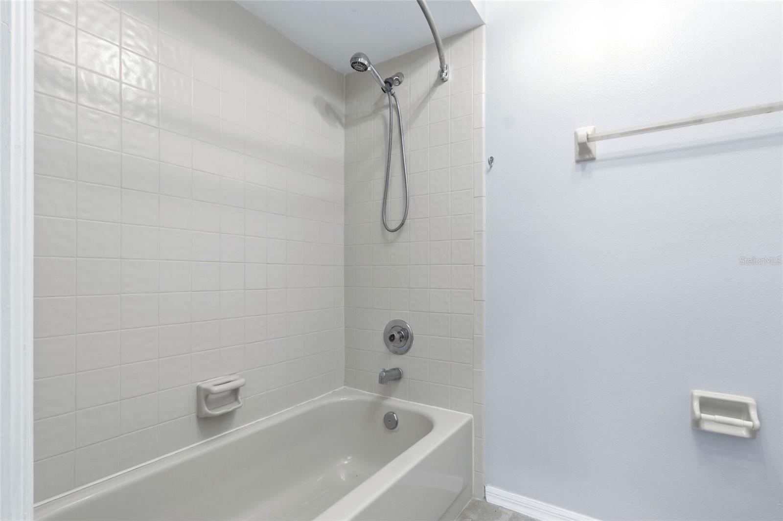 2701 Countryside Blvd #102 Property Photo 40